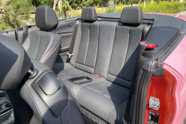 Used BMW 2 Series 2018 220i Convertible Coupe Sports Design Package Interior 2