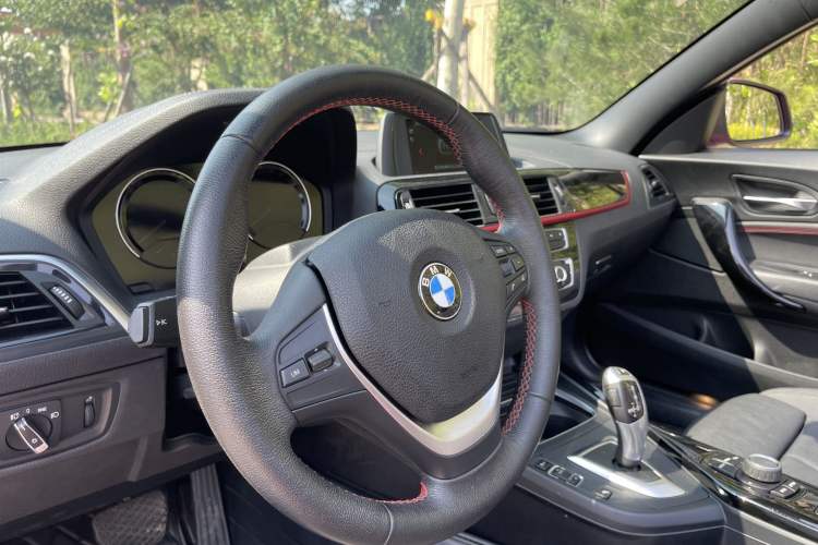 Used BMW 2 Series 2018 220i Convertible Coupe Sports Design Package Interior 3