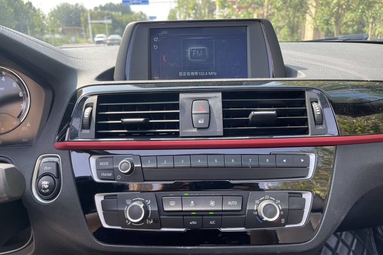 Used BMW 2 Series 2018 220i Convertible Coupe Sports Design Package Interior 5