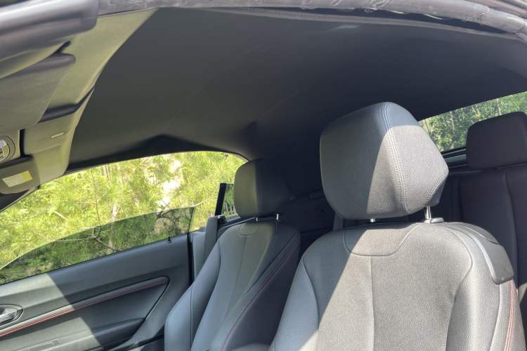 Used BMW 2 Series 2018 220i Convertible Coupe Sports Design Package Interior 9