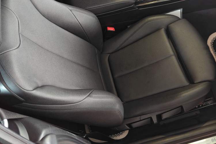Used BMW 2 Series 2018 220i Convertible Coupe Sports Design Package Right Front Seat