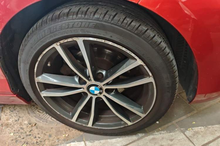 Used BMW 2 Series 2018 220i Sport Design Package Right Front Wheel Hub