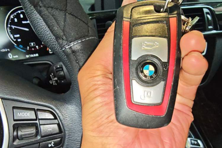Used BMW 2 Series 2018 220i Sport Design Package Vehicle Key
