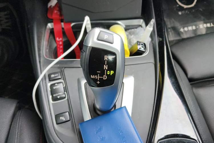 Used BMW 2 Series 2018 225i Convertible Coupe M Sport Edition Gear Lever
