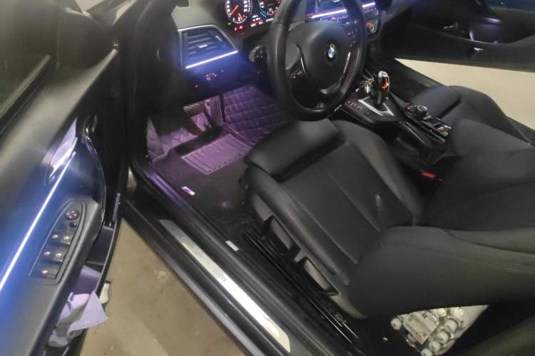 Used BMW 2 Series 2018 220i Convertible Coupe Sports Design Package Driver Seat
