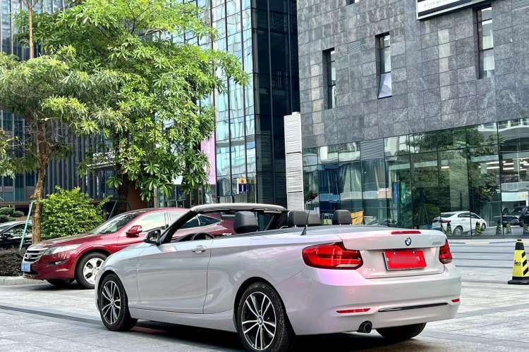 Used BMW 2 Series 2018 220i Convertible Coupe Sports Design Package Exterior 4