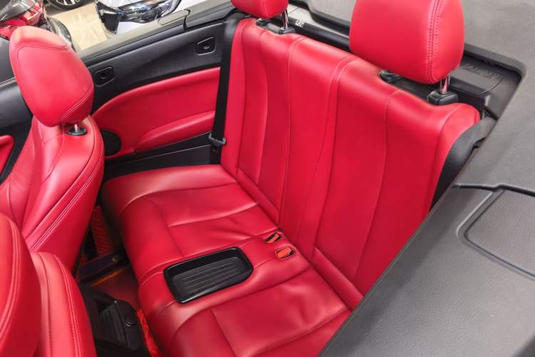 Used BMW 2 Series 2018 220i Convertible Coupe Sports Design Package Interior 4
