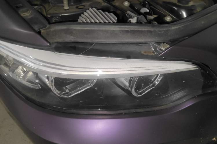 Used BMW 2 Series 2018 220i Convertible Coupe Sports Design Package Right Front Headlight