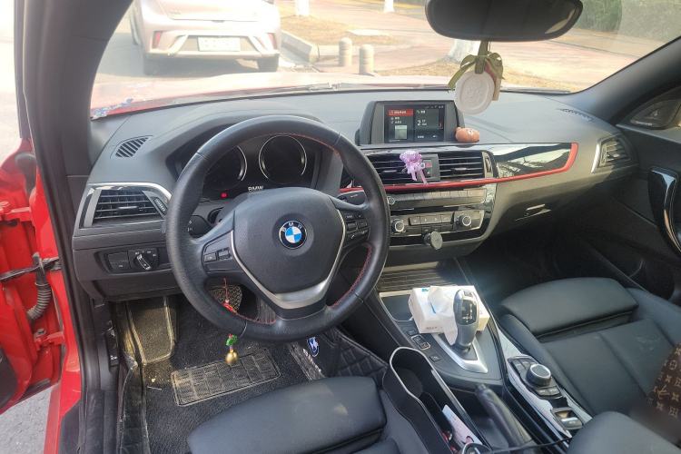 Used BMW 2 Series 2018 220i Convertible Coupe Sports Design Package Center Console