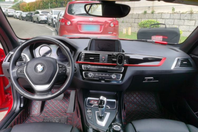 Used BMW 2 Series 2018 220i Convertible Coupe Sports Design Package Center Console