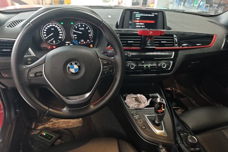 Used BMW 2 Series 2018 220i Convertible Coupe Sports Design Package Center Console