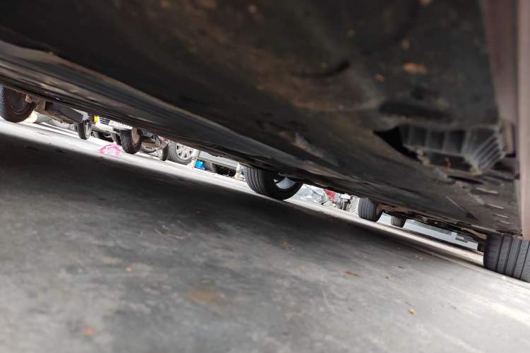 Used BMW 2 Series 2018 220i Sport Design Package Chassis Front Left