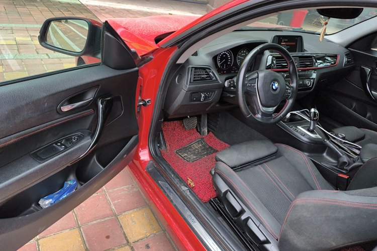 Used BMW 2 Series 2018 220i Sport Design Package Driver Seat