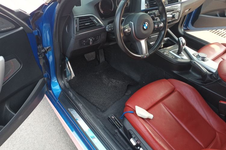 Used BMW 2 Series 2018 225i Luxury Model with M Sport Package Driver Seat