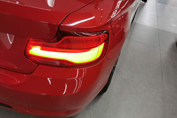 Used BMW 2 Series 2018 220i Convertible Coupe Sports Design Package Exterior 2