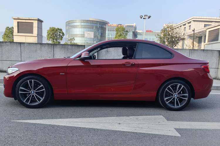 Used BMW 2 Series 2018 220i Sport Design Package Exterior 3