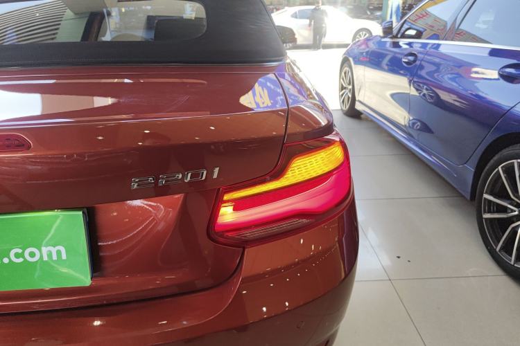 Used BMW 2 Series 2018 220i Convertible Coupe Sports Design Package Exterior 6