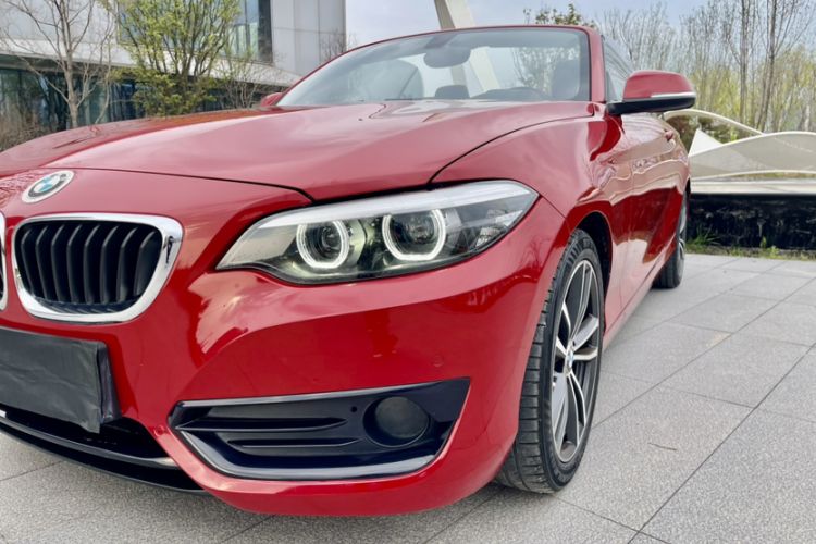Used BMW 2 Series 2018 220i Convertible Coupe Sports Design Package Exterior 9