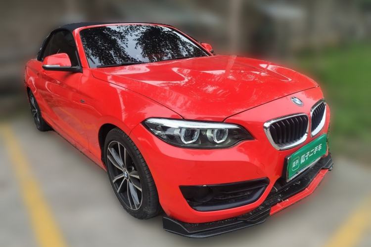 Used BMW 2 Series 2018 220i Convertible Coupe Sports Design Package Front Right 45 Deg