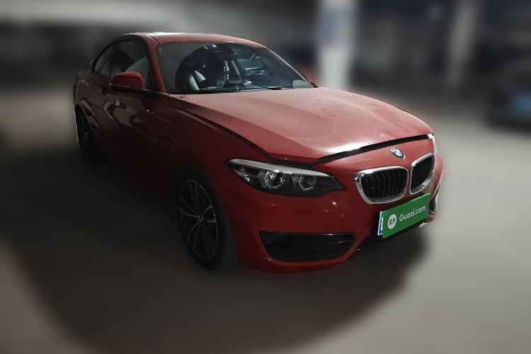 Used BMW 2 Series 2018 220i Sport Design Package Front Right 45 Deg