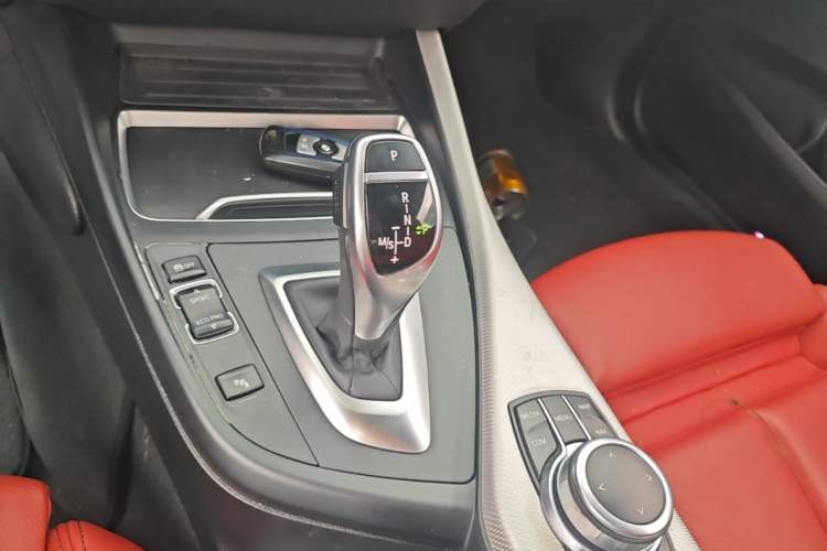 Used BMW 2 Series 2018 225i Convertible Coupe Luxury Model M Sport Package Gear Lever