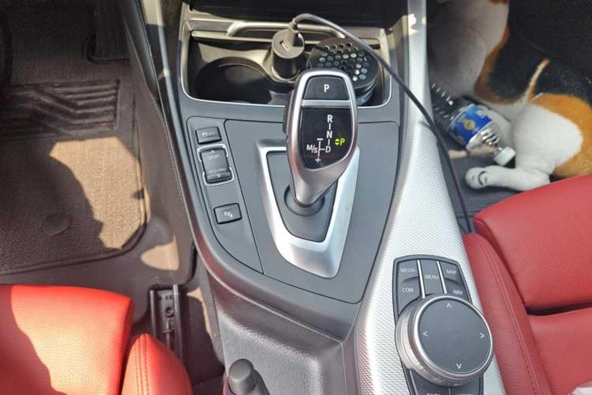 Used BMW 2 Series 2018 225i Convertible Coupe Luxury Model M Sport Package Gear Lever
