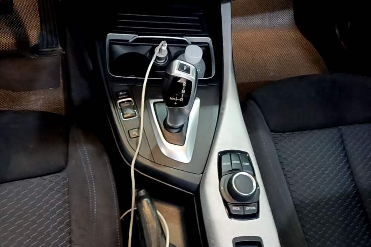Used BMW 2 Series 2018 225i Convertible Coupe M Sport Edition Gear Lever