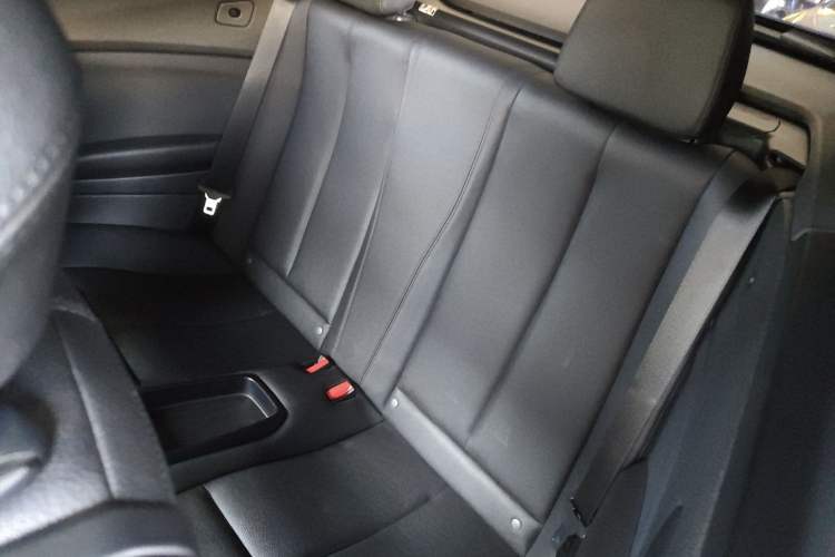 Used BMW 2 Series 2018 220i Convertible Coupe Sports Design Package Interior 4