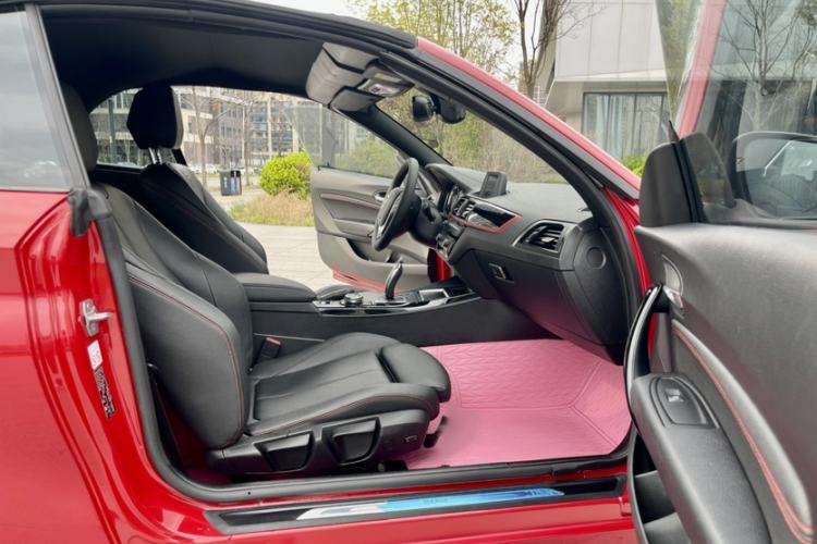 Used BMW 2 Series 2018 220i Convertible Coupe Sports Design Package Interior 8