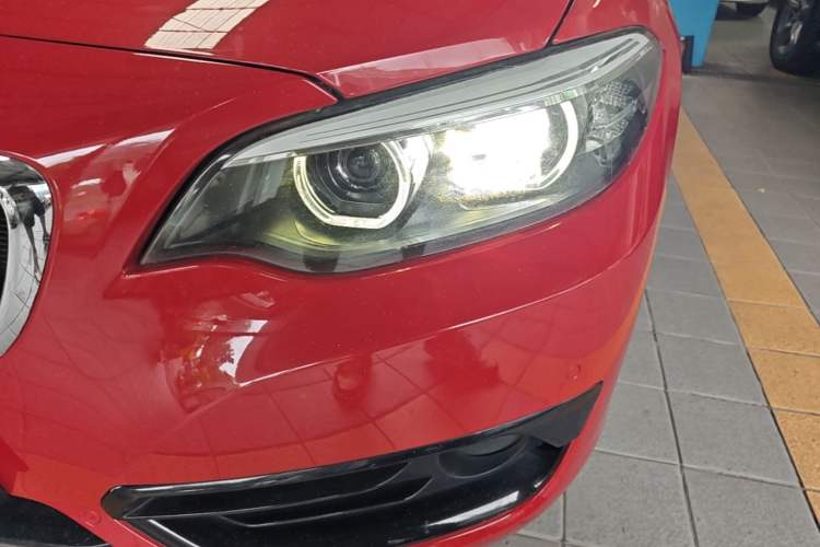 Used BMW 2 Series 2018 220i Convertible Coupe Sports Design Package Left Front Headlight