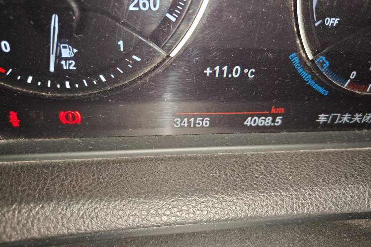 Used BMW 2 Series 2018 220i Sport Design Package Odometer Close Up