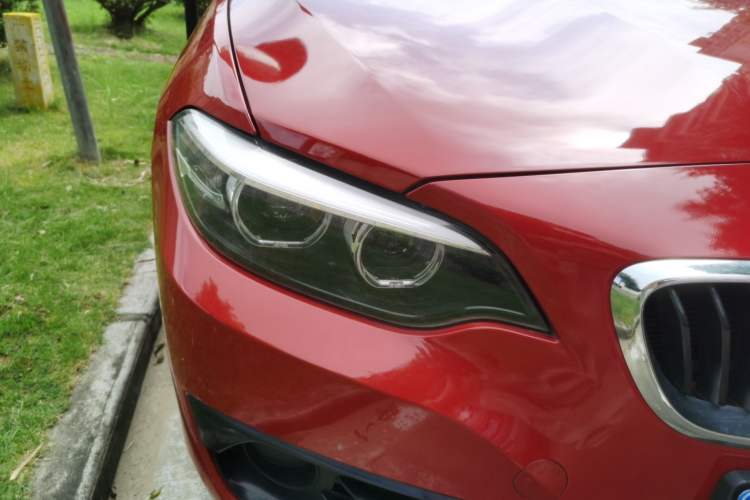 Used BMW 2 Series 2018 220i Convertible Coupe Sports Design Package Right Front Headlight