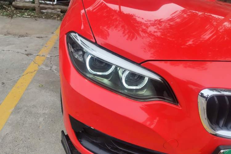 Used BMW 2 Series 2018 220i Convertible Coupe Sports Design Package Right Front Headlight