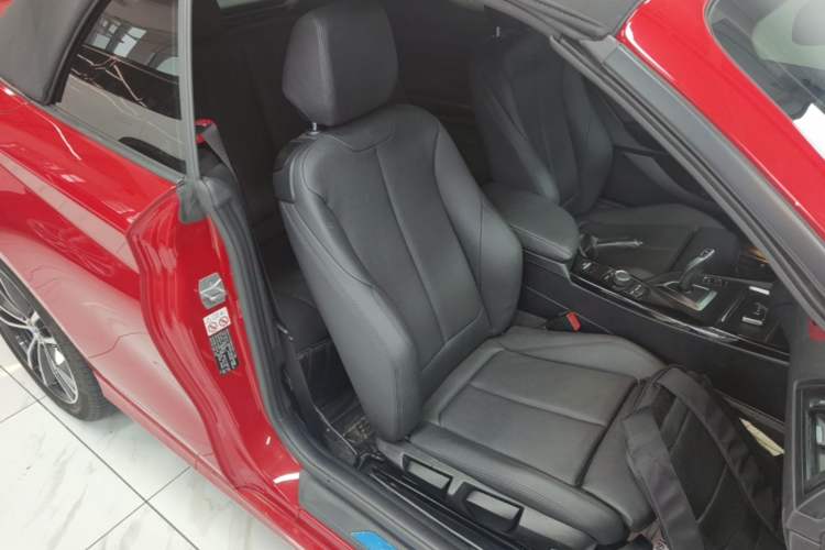 Used BMW 2 Series 2018 220i Convertible Coupe Sports Design Package Right Front Seat