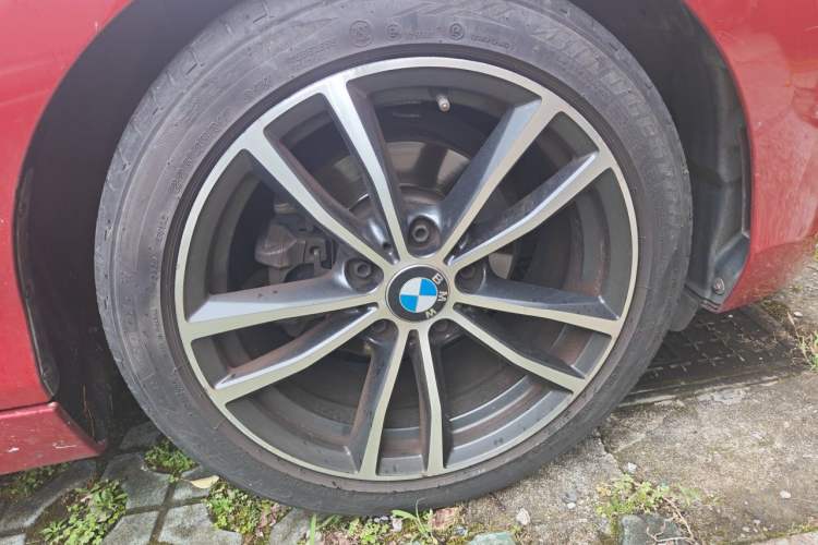 Used BMW 2 Series 2018 220i Sport Design Package Right Front Wheel Hub