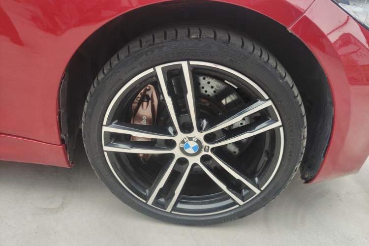 Used BMW 2 Series 2018 225i Convertible Coupe Luxury Model M Sport Package Right Front Wheel Hub