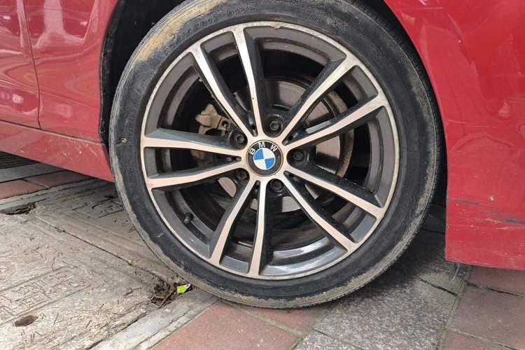 Used BMW 2 Series 2018 220i Sport Design Package Right Front Wheel Hub