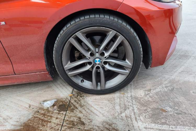 Used BMW 2 Series 2018 225i M Sport Right Front Wheel Hub