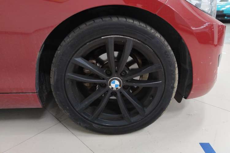 Used BMW 2 Series 2018 220i Sport Design Package Right Front Wheel Hub