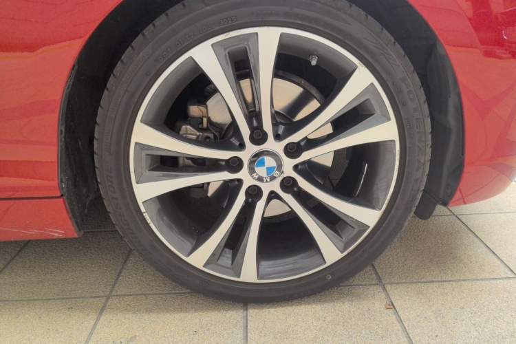Used BMW 2 Series 2018 225i Convertible Coupe M Sport Edition Right Front Wheel Hub