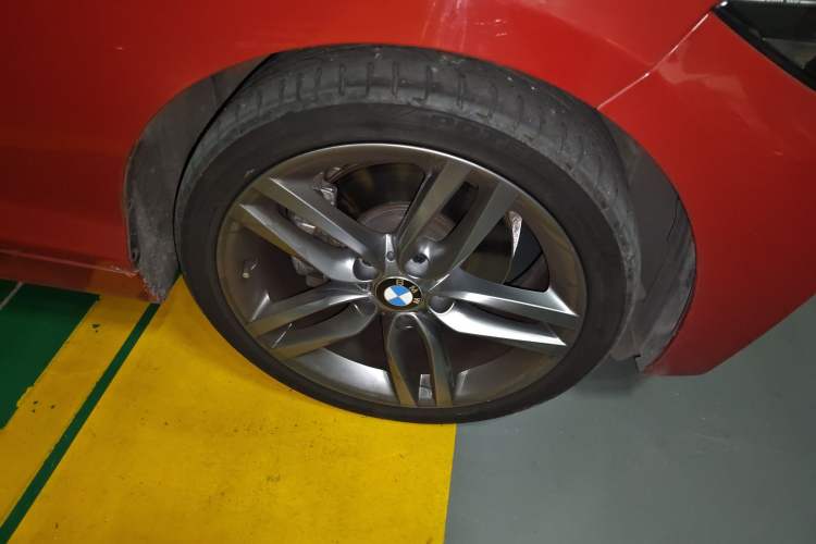 Used BMW 2 Series 2018 225i Convertible Coupe M Sport Edition Right Front Wheel Hub