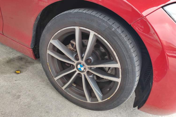 Used BMW 2 Series 2018 220i Sport Design Package Right Front Wheel Hub