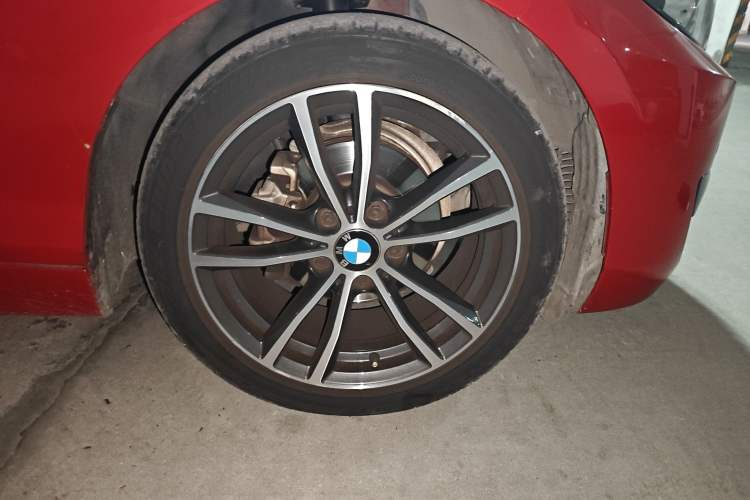 Used BMW 2 Series 2018 220i Sport Design Package Right Front Wheel Hub