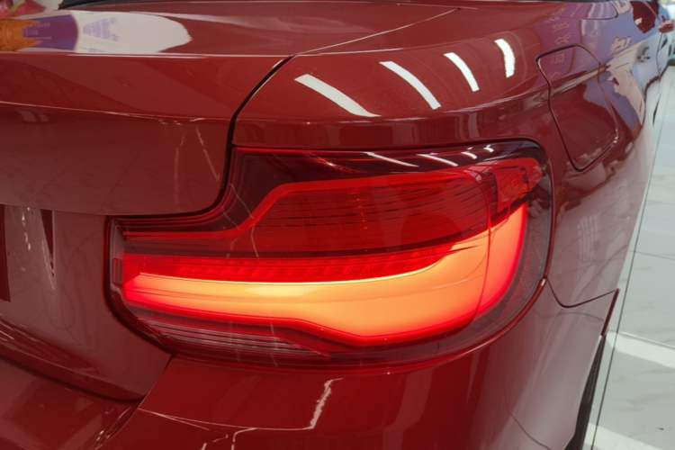 Used BMW 2 Series 2018 220i Convertible Coupe Sports Design Package Right Rear Taillight