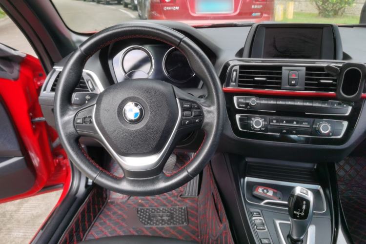 Used BMW 2 Series 2018 220i Convertible Coupe Sports Design Package Steering Wheel