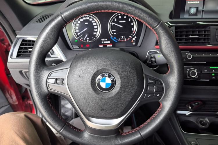 Used BMW 2 Series 2018 220i Convertible Coupe Sports Design Package Steering Wheel