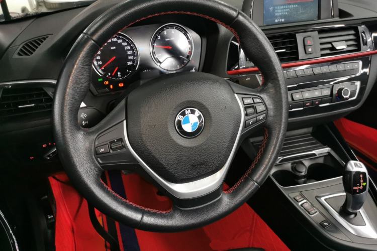 Used BMW 2 Series 2018 220i Convertible Coupe Sports Design Package Steering Wheel