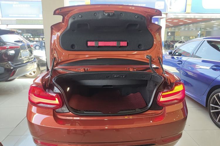Used BMW 2 Series 2018 220i Convertible Coupe Sports Design Package Trunk