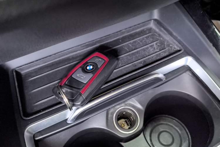Used BMW 2 Series 2018 220i Convertible Coupe Sports Design Package Vehicle Key