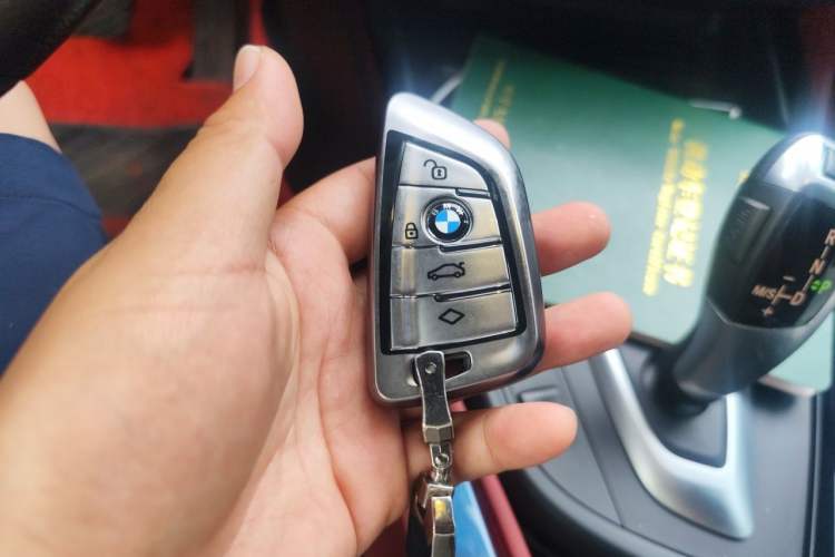 Used BMW 2 Series 2018 220i Convertible Coupe Sports Design Package Vehicle Key
